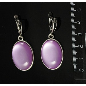 Серьги пластик сиреневый (эффект опала), простой овал 25х18мм, швензы посеребрение