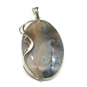 Кулон из агата мохового 36*58мм.