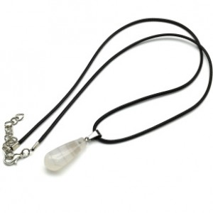 Кулон Капля 10*25мм из агата бразильского на шнурке, 45см Кулон Капля 10*25мм из агата бразильского на шнурке, 45см