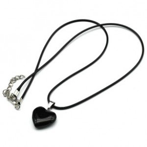 Кулон на шнурке Сердце 20*22мм из агата черного (имитация), 45см