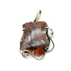 Кулон из агата 32*37мм.