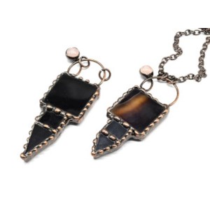 Кулон-коннектор с агатом черным и розовым кварцем в оправе цвет медь, 38*84мм Кулон-коннектор с агатом черным и розовым кварцем в оправе цвет медь, 38*84мм