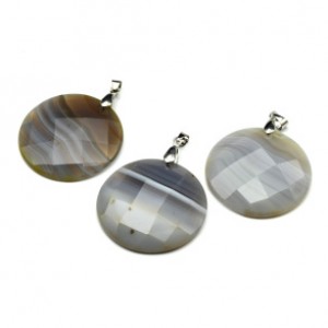 Кулон из агата бразильского круг гр.40мм Кулон из агата бразильского круг гр.40мм