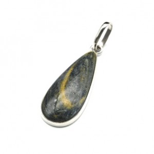 Кулон с уткинитом (авантюрин) 13*31мм. Кулон с уткинитом (авантюрин) 13*31мм.