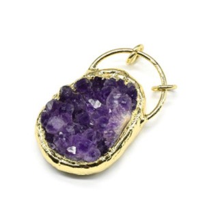 Кулон-коннектор с друзой аметиста в оправе цвет золото, 32*52мм Кулон-коннектор с друзой аметиста в оправе цвет золото, 32*52мм