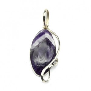 Кулон из аметиста 21*40мм. Кулон из аметиста 21*40мм.