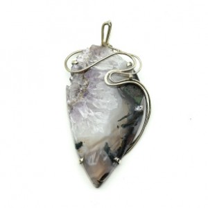 Кулон из аметиста 42*67мм. Кулон из аметиста 42*67мм.