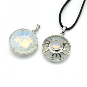 Кулон Солнце двусторонняя в металле с лунным камнем 27*27мм (иск.)