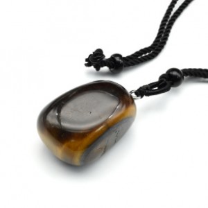 Кулон из тигрового глаза галтовка на шнурке 20*30мм, 62см Кулон из тигрового глаза галтовка на шнурке 20*30мм, 62см