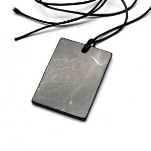 Кулон из шунгита прямоугольник 30*40мм, полированный