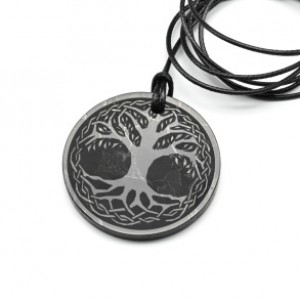 Кулон из шунгита круг "Дерево жизни" 35мм, полированный Кулон из шунгита круг "Дерево жизни" 35мм, полированный