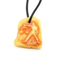 Кулон со знаком зодиака из янтаря Весы 35*40мм (иск.) Кулон со знаком зодиака из янтаря Весы 35*40мм (иск.)