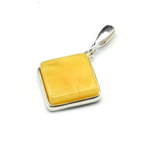Кулон с янтарём в посеребрении ромб 21*21мм цвет медовый (иск.)
