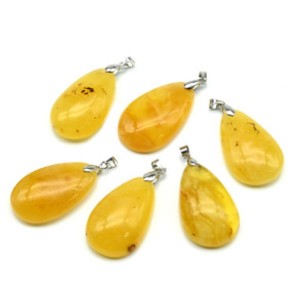 Кулон из янтаря капля 20*41мм цвет медовый Кулон из янтаря капля 20*41мм цвет медовый