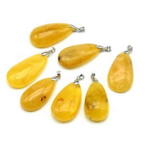 Кулон из янтаря капля 20*43мм цвет медовый Кулон из янтаря капля 20*43мм цвет медовый