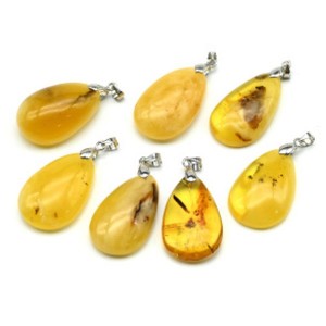 Кулон из янтаря капля 19*37мм, цвет медовый Кулон из янтаря капля 19*37мм, цвет медовый