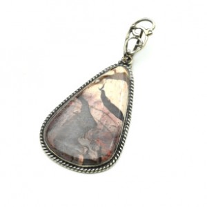 Кулон с яшмой 29*43мм.