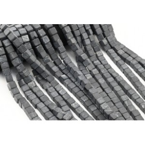 Бусины из агата "Вены Дракона" кубик 10мм цвет черный матовый, 36см, 35 бусин