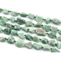Бусины из авантюрина зеленого галтовка 15*20мм - 20*30мм, 43см, 15 бусин