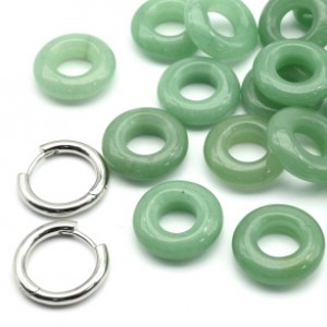 Бусина - бублик для швенз 20*6мм из авантюрина зеленого, 1шт Бусина - бублик для швенз 20*6мм из авантюрина зеленого, 1шт