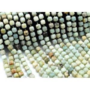Бусины из амазонита кубик гр.8мм, 37см, 37 бусин