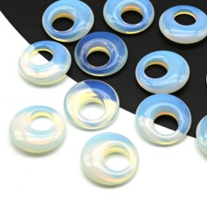 Бусина - бублик для швенз 28*7мм из лунного камня, 1шт Бусина - бублик для швенз 28*7мм из лунного камня, 1шт