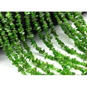 Бусины из природного хромдиопсида на струне, 44см, 240 бусин