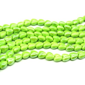 Бусины из керамики сердце 12*13мм цвет зеленый, 36см, 30 бусин Бусины из керамики сердце 12*13мм цвет зеленый, 36см, 30 бусин