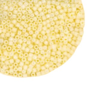 Бисер TOHO №11 цвет 0142 бледно-желтый перламутр ЯПОНИЯ пакет 10 граммов