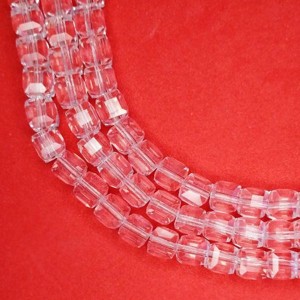 Бусины хрустальные Кубик 8 мм Прозрачный около 30 см нить