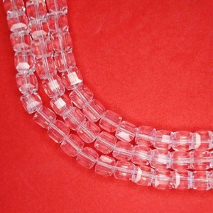 Бусины хрустальные Кубик 6 мм Прозрачный около 25 см нить