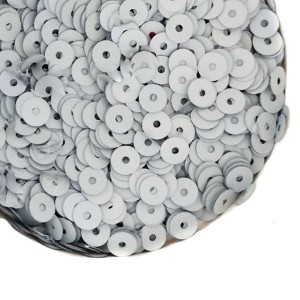 Пайетки 4 мм Сатиновые Китай, цвет светлый серый, 3 грамма/упаковка