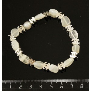 Браслет лунный камень белый (беломорит) и гематит