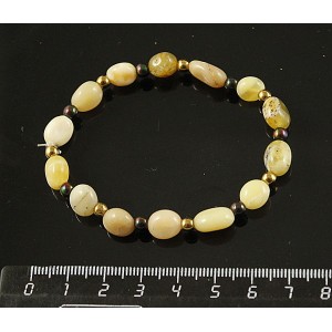 Браслет опал желтый (овалы) и гематит (шарик золотистый и черный хамелеон)