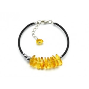 Браслет с медовым янтарем на каучуке галтовка, 16см