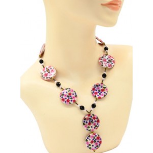 Бусы с подвеской из перламутра круг 30мм с цирконами, 57см