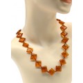 Бусы янтарные ромб 20-22мм светло-коньячный, 55см (иск.)