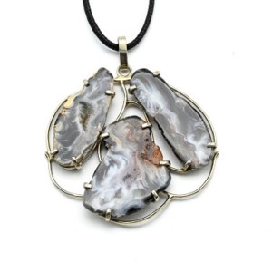 Кулон с жеодами агата бразильского 54*52мм