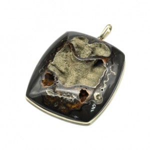 Кулон с аммонитом 48*57мм.