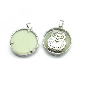 Кулон Сова 27*27мм с кварцем цвет нежно-зеленый