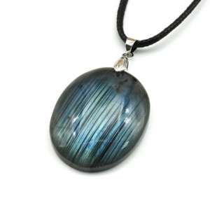 Кулон из лабрадорита "Овал" 26*32мм, вес 9,7 г Кулон из лабрадорита "Овал" 26*32мм, вес 9,7 г