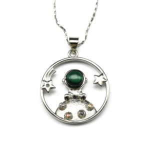 Кулон с малахитом Космонавт 24мм