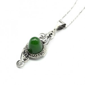 Кулон нефрит 14*37мм.