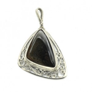 Кулон обсидиан золотой 40*52мм. Кулон обсидиан золотой 40*52мм.