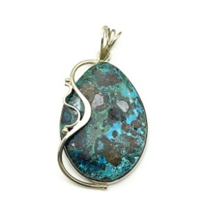 Кулон из хризоколлы 29*45мм.