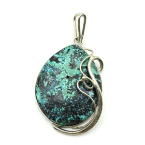 Кулон из хризоколлы 33*43мм