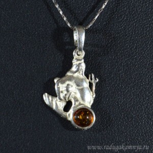 Кулон с янтарём в посеребрении знак зодиака водолей 14*22мм коньячный (иск.)