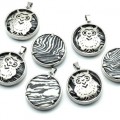 Кулон Сова 27*27мм с полимером цвет зебра (иск.)