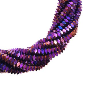 Натуральный камень ГЕМАТИТ разделитель квадрат 4 мм, ромбовидные грани, цвет фиолетовый, ОКОЛО 40 СМ/НИТЬ