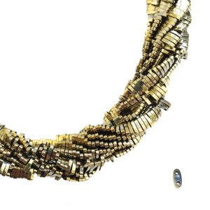 Натуральный камень ГЕМАТИТ "Бусина с двумя отверстиями" 5*2*1 мм  цвет бронза, около 20 см/нить